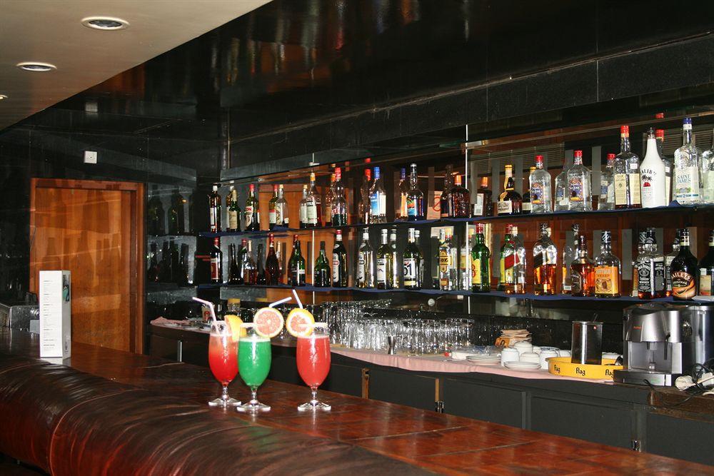 Gaweye Hotel Niamey Ngoại thất bức ảnh