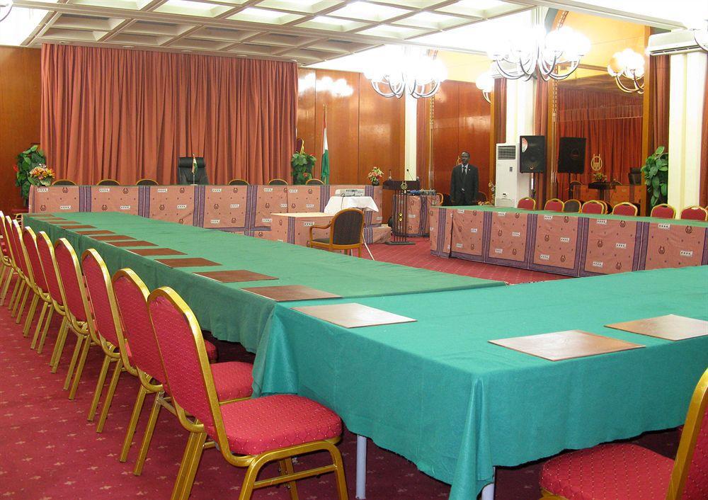 Gaweye Hotel Niamey Ngoại thất bức ảnh