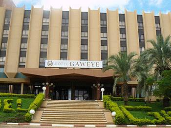 Gaweye Hotel Niamey Ngoại thất bức ảnh
