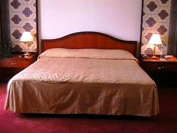 Gaweye Hotel Niamey Ngoại thất bức ảnh