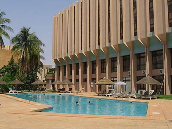 Gaweye Hotel Niamey Ngoại thất bức ảnh