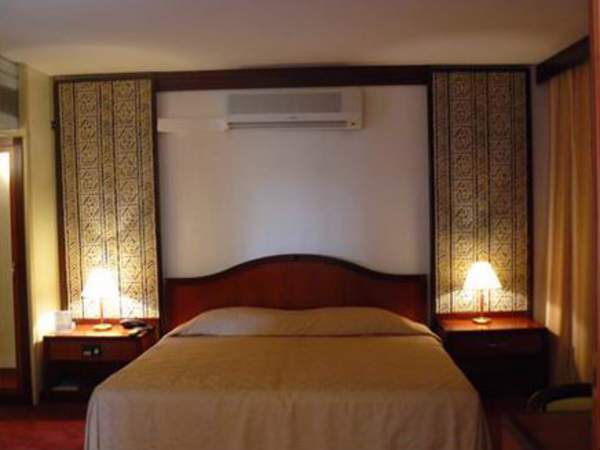 Gaweye Hotel Niamey Ngoại thất bức ảnh